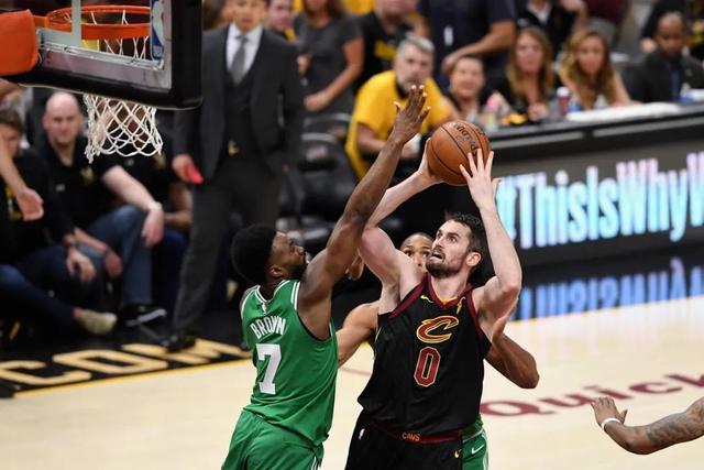 马特乌斯：维尔茨和阿隆索有可能一起加盟皇马