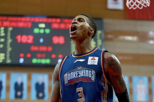 76人力克热火重返东部前六 公牛险胜开拓者